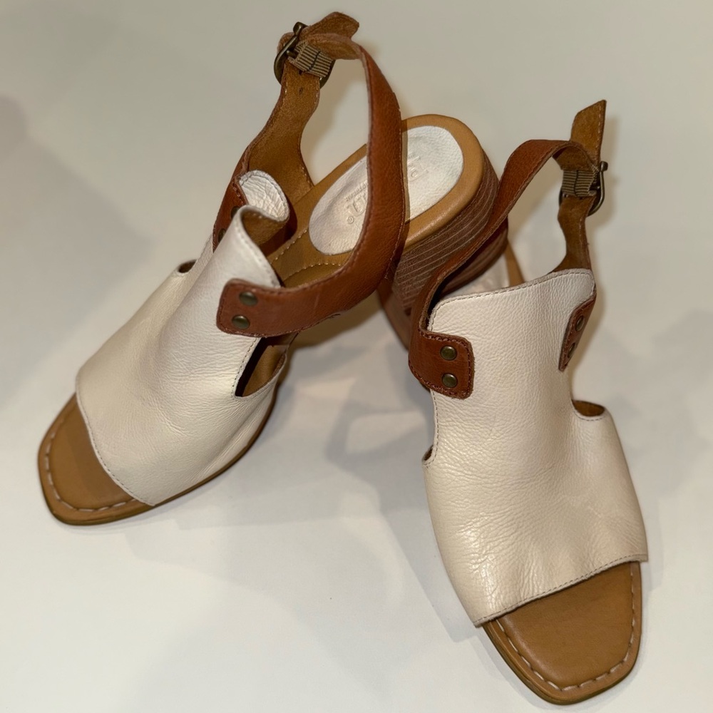 Børn Size 9M ladies leather block heel in white and brown